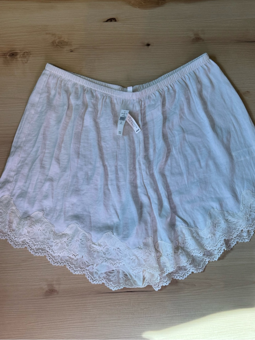 New Women’s AERIE Lace-Trim Silky Shorts Cream Beige Large